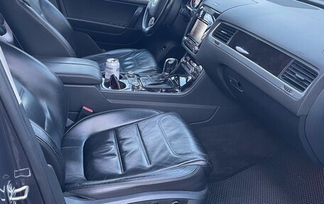 Volkswagen Touareg III, 2011 год, 2 100 000 рублей, 3 фотография
