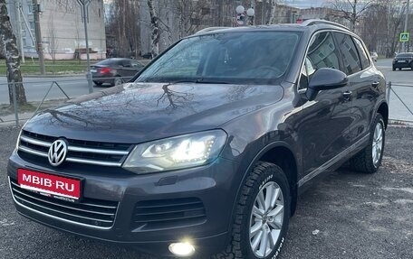 Volkswagen Touareg III, 2011 год, 2 100 000 рублей, 1 фотография