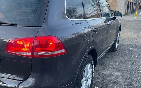 Volkswagen Touareg III, 2011 год, 2 100 000 рублей, 5 фотография