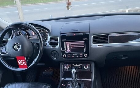 Volkswagen Touareg III, 2011 год, 2 100 000 рублей, 16 фотография