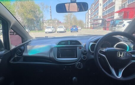 Honda Fit III, 2010 год, 600 000 рублей, 16 фотография