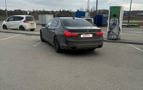 BMW 7 серия, 2017 год, 3 000 000 рублей, 2 фотография