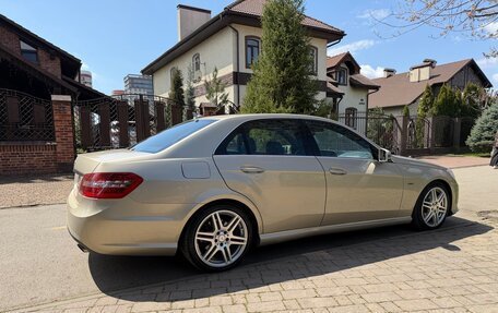 Mercedes-Benz E-Класс, 2011 год, 1 630 000 рублей, 6 фотография