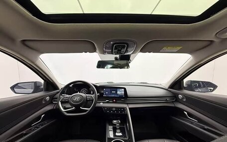 Hyundai Elantra, 2023 год, 1 360 000 рублей, 11 фотография