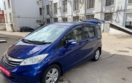 Honda Freed I, 2012 год, 950 000 рублей, 2 фотография
