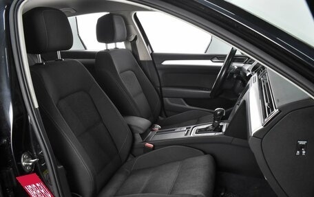 Volkswagen Passat B8 рестайлинг, 2017 год, 1 649 000 рублей, 8 фотография