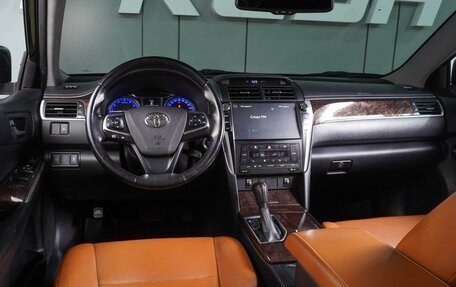 Toyota Camry, 2017 год, 2 349 000 рублей, 6 фотография