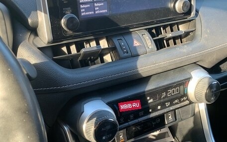 Toyota RAV4, 2021 год, 2 949 000 рублей, 9 фотография