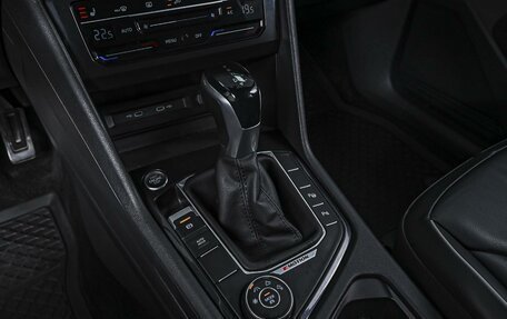 Volkswagen Tiguan II, 2021 год, 3 239 000 рублей, 12 фотография