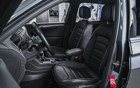 Volkswagen Tiguan II, 2021 год, 3 239 000 рублей, 10 фотография
