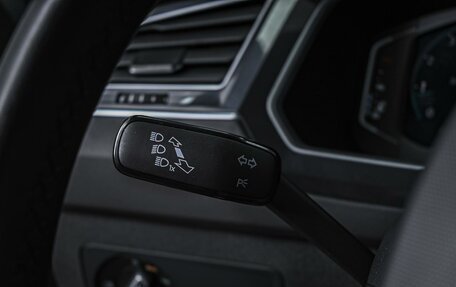 Volkswagen Tiguan II, 2021 год, 3 239 000 рублей, 18 фотография