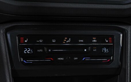 Volkswagen Tiguan II, 2021 год, 3 239 000 рублей, 16 фотография