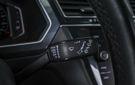 Volkswagen Tiguan II, 2021 год, 3 239 000 рублей, 19 фотография