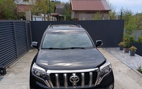 Toyota Land Cruiser Prado 150 рестайлинг 2, 2015 год, 3 700 000 рублей, 4 фотография
