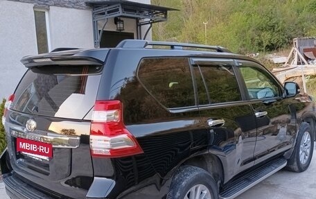 Toyota Land Cruiser Prado 150 рестайлинг 2, 2015 год, 3 700 000 рублей, 11 фотография