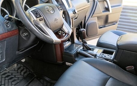 Toyota Land Cruiser Prado 150 рестайлинг 2, 2015 год, 3 700 000 рублей, 14 фотография