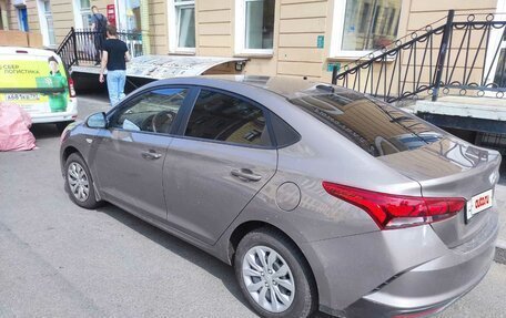 Hyundai Solaris II рестайлинг, 2021 год, 1 300 000 рублей, 3 фотография