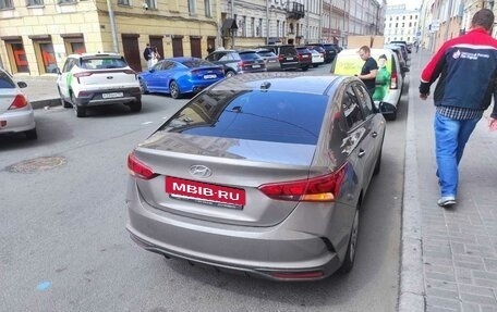 Hyundai Solaris II рестайлинг, 2021 год, 1 300 000 рублей, 4 фотография