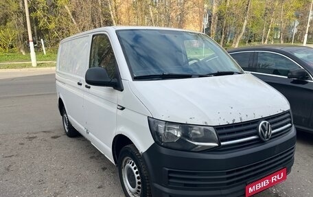 Volkswagen Transporter T6 рестайлинг, 2015 год, 1 600 000 рублей, 1 фотография