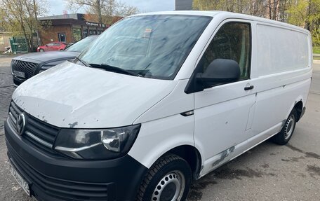Volkswagen Transporter T6 рестайлинг, 2015 год, 1 600 000 рублей, 2 фотография