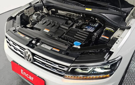 Volkswagen Tiguan II, 2020 год, 2 430 000 рублей, 6 фотография