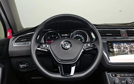 Volkswagen Tiguan II, 2020 год, 2 430 000 рублей, 12 фотография