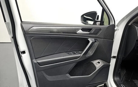 Volkswagen Tiguan II, 2020 год, 2 430 000 рублей, 24 фотография