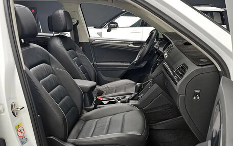 Volkswagen Tiguan II, 2020 год, 2 430 000 рублей, 26 фотография