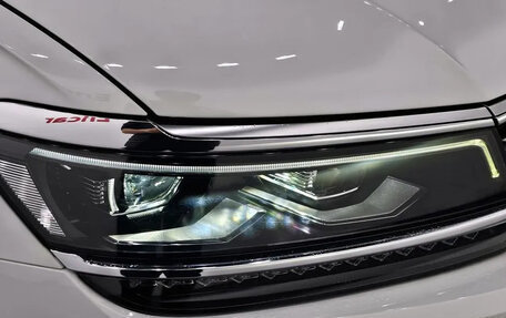 Volkswagen Tiguan II, 2020 год, 2 430 000 рублей, 22 фотография