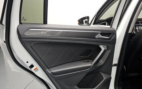 Volkswagen Tiguan II, 2020 год, 2 430 000 рублей, 25 фотография