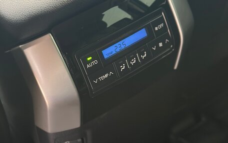 Toyota Land Cruiser Prado 150 рестайлинг 2, 2019 год, 5 650 000 рублей, 27 фотография