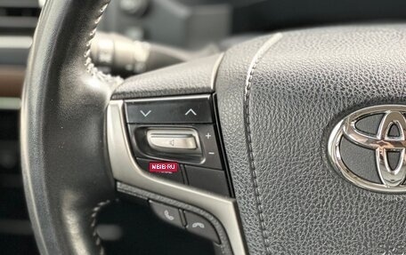 Toyota Land Cruiser Prado 150 рестайлинг 2, 2019 год, 5 650 000 рублей, 22 фотография