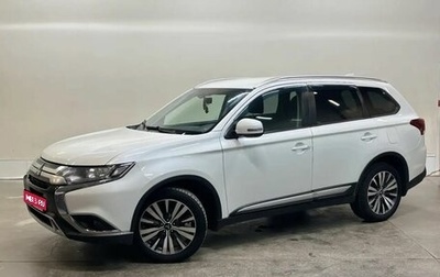 Mitsubishi Outlander III рестайлинг 3, 2019 год, 2 039 000 рублей, 1 фотография