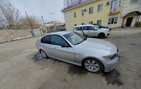 BMW 3 серия, 2006 год, 850 000 рублей, 2 фотография