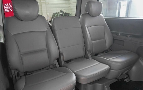 Hyundai Grand Starex Grand Starex I рестайлинг 2, 2018 год, 3 429 000 рублей, 11 фотография