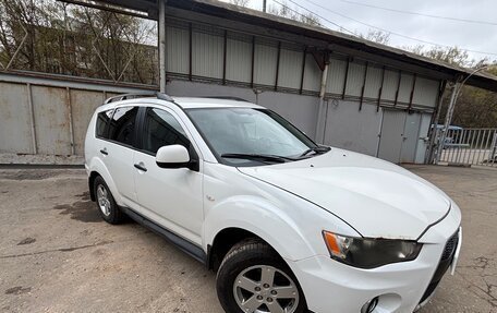 Mitsubishi Outlander III рестайлинг 3, 2011 год, 646 000 рублей, 3 фотография