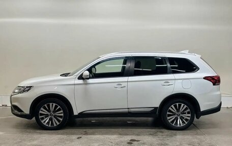 Mitsubishi Outlander III рестайлинг 3, 2019 год, 2 039 000 рублей, 5 фотография