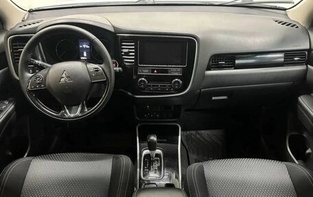 Mitsubishi Outlander III рестайлинг 3, 2019 год, 2 039 000 рублей, 7 фотография