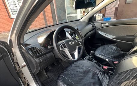 Hyundai Solaris II рестайлинг, 2011 год, 750 000 рублей, 7 фотография