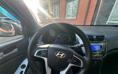 Hyundai Solaris II рестайлинг, 2011 год, 750 000 рублей, 11 фотография