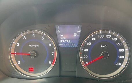 Hyundai Solaris II рестайлинг, 2011 год, 750 000 рублей, 12 фотография