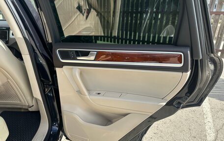 Volkswagen Touareg III, 2011 год, 1 900 000 рублей, 12 фотография
