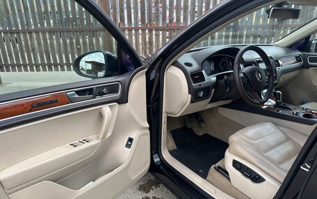 Volkswagen Touareg III, 2011 год, 1 900 000 рублей, 7 фотография