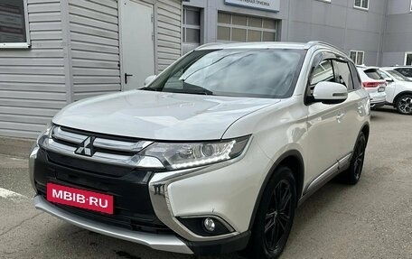Mitsubishi Outlander III рестайлинг 3, 2018 год, 1 940 000 рублей, 1 фотография