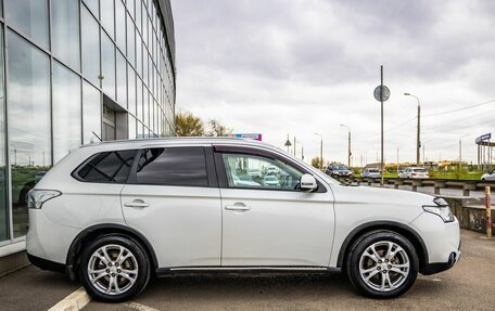 Mitsubishi Outlander III рестайлинг 3, 2014 год, 1 488 000 рублей, 8 фотография