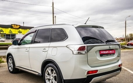Mitsubishi Outlander III рестайлинг 3, 2014 год, 1 488 000 рублей, 5 фотография