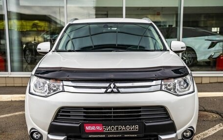 Mitsubishi Outlander III рестайлинг 3, 2014 год, 1 488 000 рублей, 2 фотография