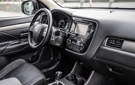 Mitsubishi Outlander III рестайлинг 3, 2014 год, 1 488 000 рублей, 20 фотография