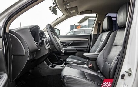 Mitsubishi Outlander III рестайлинг 3, 2014 год, 1 488 000 рублей, 15 фотография