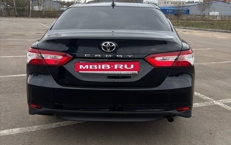 Toyota Camry, 2019 год, 2 200 000 рублей, 4 фотография